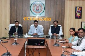  कलेक्टर ने आधार सक्षम बायोमेट्रिक उपस्थिति प्रणाली के संबंध अधिकारियों की ली बैठक