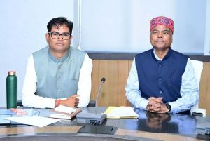  वित्त मंत्री श्री चौधरी ने मंत्री  केदार कश्यप के विभागों के बजट तैयारियों पर की चर्चा