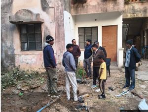  नगर निगम  द्वारा सड्डू ,, कचना , पत्रकार कॉलोनी में सभी लीकेज की मरम्मत और संधारण कार्य 