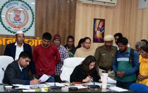  कलेक्टर ने जनदर्शन में संवेदनशीलतापूर्वक सुनी नागरिकों की समस्याएं