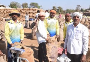 राजनांदगांव  जिले में धान की खरीदी अभियान से किसानों में खुशी एवं उल्लास का माहौल