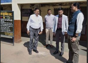  संभागायुक्त सत्यनारायण राठौर ने अंतर्राज्यीय सीमा पाटेकोहरा बेरियर का किया औचक निरीक्षण