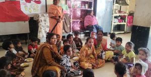  बच्चों के चेहरों पर मुस्कान, कर्मचारियों का जन्मदिन बना यादगार