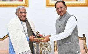  मुख्यमंत्री  विष्णुदेव साय से राज्यसभा के उप सभापति हरिवंश ने की सौजन्य मुलाकात