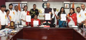  राज्यपाल श्री डेका ने ब्रेल पुस्तक और ऑडियो बुक्स का किया विमोचन