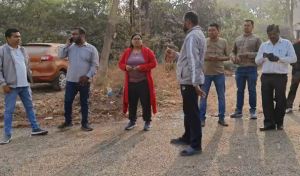 जोन आयुक्त ने किया निर्माणाधीन सड़क का निरीक्षण