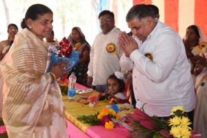  रामगढ़ में मितानिनों द्वारा आयोजित स्वास्थ्य पंचायत सम्मेलन में शामिल हुए पर्यटन मंत्री  