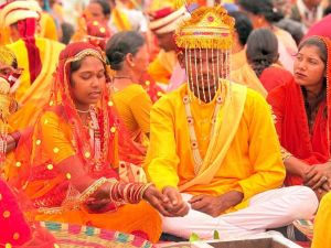  मुख्यमंत्री कन्या विवाह योजना अंतर्गत 251 जोड़े परिणय सूत्र में बंधे