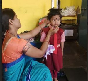  मां की सजगता और ए-टीएचआर का असर, हमर स्वस्थ लइका कार्यक्रम से 16 हफ्तों में सामान्य हुई हिमांशी