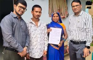  श्रम विभाग द्वारा घर पहुँच दिलाया जा रहा योजना का लाभ