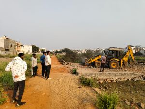  नगर निगम जोन 9 ने  6 एकड़ निजी भूमि पर की जा रही अवैध प्लाटिंग पर  तत्काल  रोक लगायी 