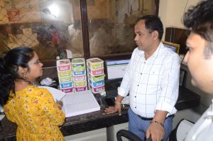  शहरी प्राथमिक स्वास्थ्य केंद्र मठपुरैना का कलेक्टर ने किया औचक निरीक्षण