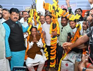  मुख्यमंत्री  विष्णुदेव साय को मिलीं जन-जन की शुभकामनाएं, जन्मदिन पर मुख्यमंत्री निवास बना उल्लास का केंद्र