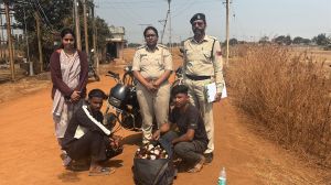 आबकारी विभाग रायपुर की कार्यवाही : अवैध रुप से मदिरा के साथ 3 आरोपी गिरफ्तार आबकारी विभाग रायपुर की कार्यवाही : अवैध रुप से मदिरा के साथ 3 आरोपी गिरफ्तार