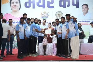 नगर निगम स्वास्थ्य विभाग इलेवन औऱ रामकी कम्पनी के मध्य नेताजी सुभाष स्टेडियम में मैत्री क्रिकेट मैच खेला गया