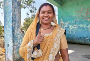  महतारी वंदन योजना से  मीनाक्षी  की संवरी गृहस्थी