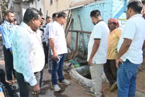  ​निगम आयुक्त ने किया वार्ड 29 वृन्दा नगर क्षेत्र का औचक निरीक्षण 