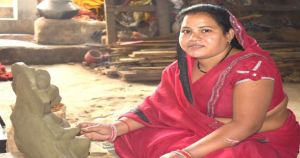  नंदनी के लिए मूर्तिकला बनी आमदनी की जरिया