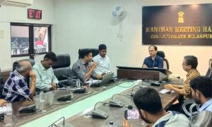  एलपीजी आपूर्ति को लेकर कलेक्टर की समीक्षा, बोले-पैनिक में न आएं, जिले में गैस पर्याप्त