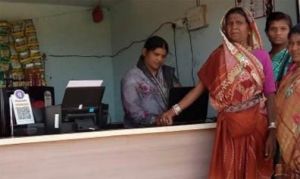  सुशासन की मिसाल: मजदूरी से &lsquo;लखपति दीदी&rsquo; तक का सफर तय कर बनीं मधु कंवर ग्रामीण महिलाओं की प्रेरणा