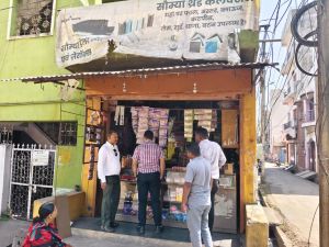   नगर निगम जोन 1 द्वारा खमतराई स्कूल के सामने डेली नीड्स दुकान और ठेले को कोटपा एक्ट अंतर्गत तत्काल किया सीलबंद  