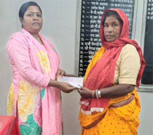  प्रोजेक्ट राहत के अंतर्गत हितग्राही दशमत निषाद को सहायता राशि स्वीकृत