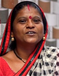  महतारी वंदन योजना बनी सहारा, सरस्वती ने टोकनी-सुपा बनाकर शुरू किया छोटा व्यवसाय