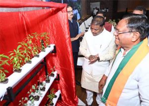  वन आधारित अर्थव्यवस्था को मजबूत करने पर दें जोर: वन मंत्री श्री कश्यप