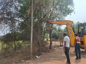 ग्राम कांदूल में शासकीय भूमि से हटाया गया अतिक्रमण, प्रशासन की कार्रवाई