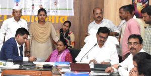  कलेक्टर ने जनदर्शन में गंभीरता से सुनी नागरिकों की समस्याएं