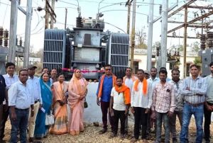 खड़गाँव क्षेत्र को मिलेगी बेहतर बिजली, जनपद पंचायत अध्यक्ष ने अतिरिक्त पावर ट्रांसफार्मर का किया शुभारंभ खड़गाँव क्षेत्र को मिलेगी बेहतर बिजली, जनपद पंचायत अध्यक्ष ने अतिरिक्त पावर ट्रांसफार्मर का किया शुभारंभ