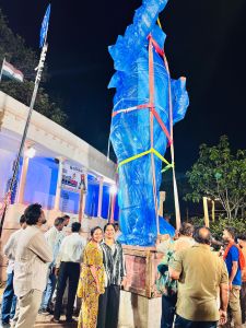 भारत रत्न संविधान निर्माता डॉ. बी. आर. अम्बेडकर की 21 फुट ऊंची कांस्य प्रतिमा चौक पर स्थापित 