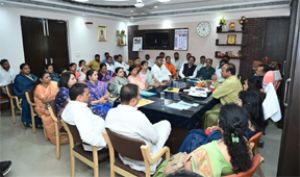  सभापति ने निगम सामान्य सभा के पूर्व भाजपा, कांग्रेस, निर्दलीय पार्षदों की ली बैठक