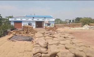  धान उपार्जन केंद्र हथनीकला में भारी अनियमितता का मामला