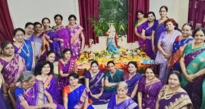 &lsquo;क्&zwj;या खूब लगती हो...&rsquo; पर ग्रुप डांस के साथ महिलाओं ने मनाया हल्&zwj;दी कुंकू*