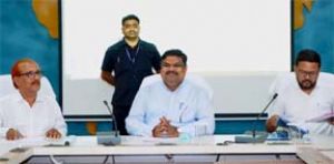  मंत्रोच्चार से शुरू होगी पढ़ाई, शिक्षा सुधार को लेकर मंत्री गजेन्द्र यादव का प्राचार्यो के साथ बैठक