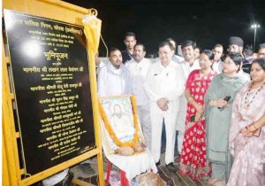 ट्रैफिक सिंग्नल में प्रतीक्षा करने वालों को अब तेज धूप व बारिश में नहीं होगी परेशानी चौक.चौराहों में बनेंगे प्रतीक्षा शेड