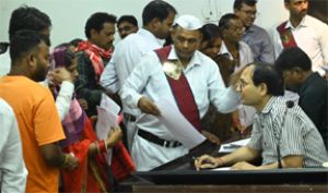  कलेक्टर ने जनदर्शन में सुनी आमलोगों की समस्याएं