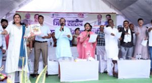  अंचल वासियों के लिए सौगातों भरा रहा ग्राम खुरसुनी में आयोजित जिला स्तरीय जनसमस्या निवारण शिविर