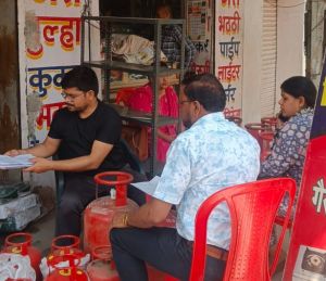 सीपत चौक में गैस सिलेंडरों का अवैध भंडारण उजागर, 54 सिलेंडर जब्त