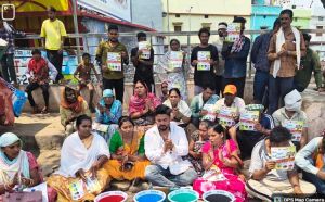  सफाई मित्रों और स्वच्छता दीदियों ने भजन कीर्तन के माध्यम से  दिया स्वच्छता का  संदेश