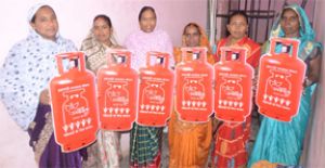  सुशासन तिहार 2026: लकड़ी के चूल्हे से मिली मुक्ति, उज्ज्वला योजना से घर-घर पहुंची गैस