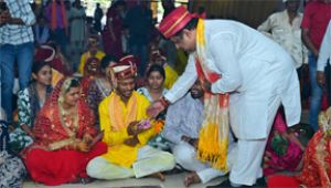  मुख्यमंत्री कन्या विवाह में शामिल हुए मंत्री गजेन्द्र यादव, नवदंपत्तियों को दिये आशीर्वाद