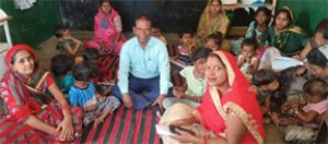  बच्चों के चेहरों पर मुस्कान, कर्मचारियों का जन्मदिन बना यादगार