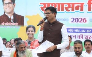 सुशासन तिहार-  : वित्त मंत्री ओ.पी. चौधरी ने ग्राम माकड़ीखूना में शिविर का किया निरीक्षण