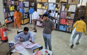  &lsquo;सही दवा-शुद्ध आहार-यही छत्तीसगढ़ का आधार&rsquo; अभियान: रायपुर में मेडिकल प्रतिष्ठानों पर छापेमारी