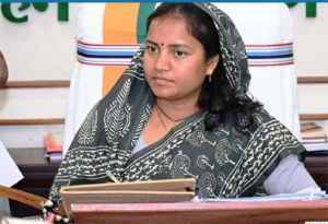 हाथी के हमले में जान गंवाने वाले ग्रामीणों के परिजनों को त्वरित राहत