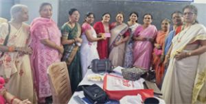  पेपर पर लिखा फ्रेंड का नाम, जो कामन वहीं विजेता