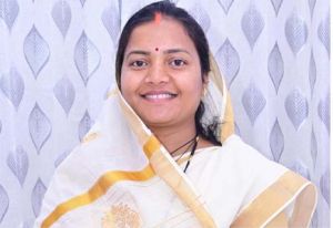 प्रधानमंत्री के आह्वान से प्रेरित होकर मंत्री लक्ष्मी राजवाड़े ने छोड़ा विशेष प्रोटोकॉल वाहन&rsquo;