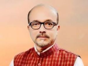 राज्यपाल श्री डेका ने अपने काफिले से वाहन कम किए